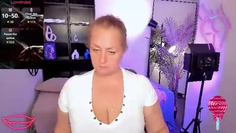 Live thumbnail for jenniferlight
