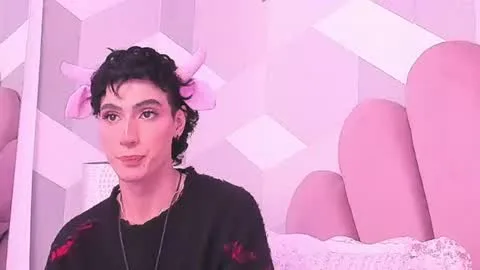 Live thumbnail for kyliemonnet